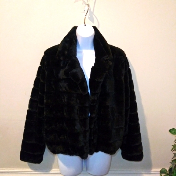Fashion On Earth Black Chinchilla Style Faux Fur Jacket - Picture 9 of 9